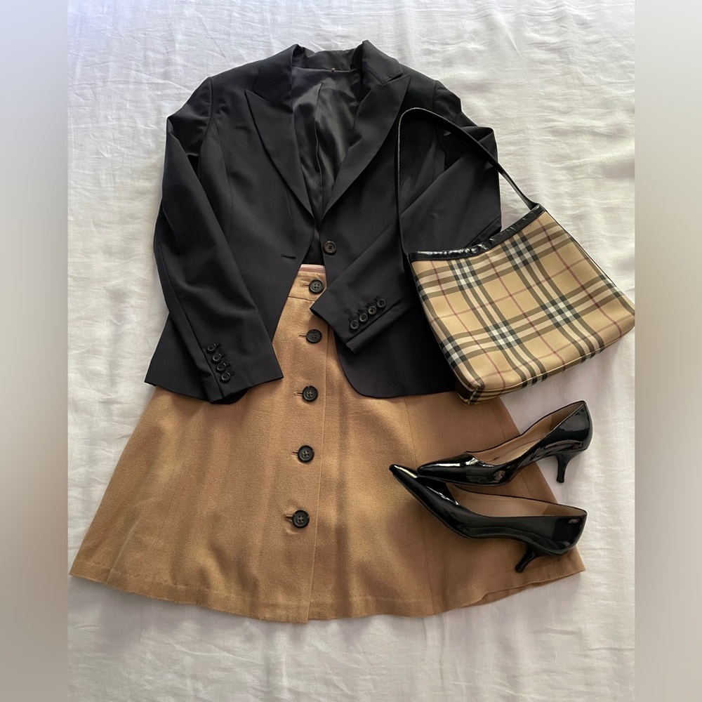 Banana Republic camel button up skirt (size 8)